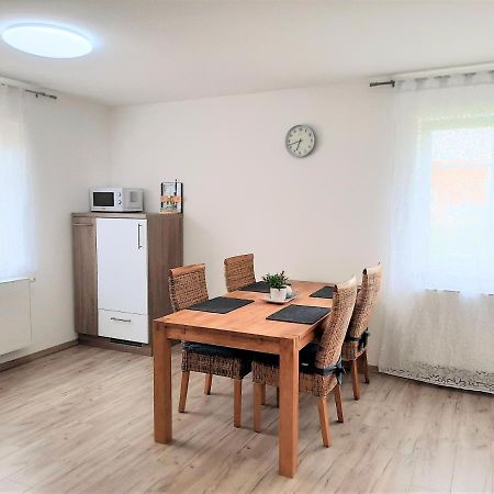 Ferienwohnung Sonnenschein Бургау Екстериор снимка